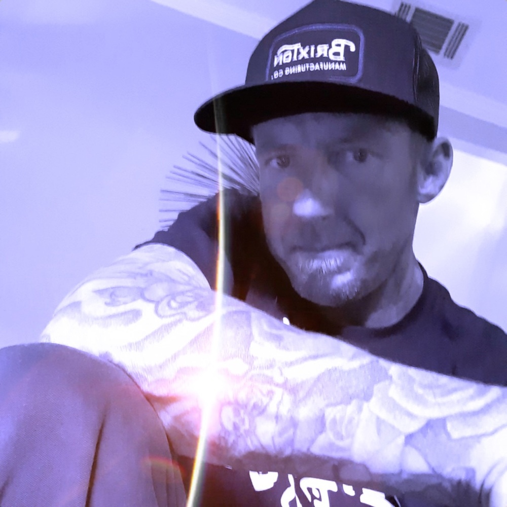 Meet your Posher, Travis